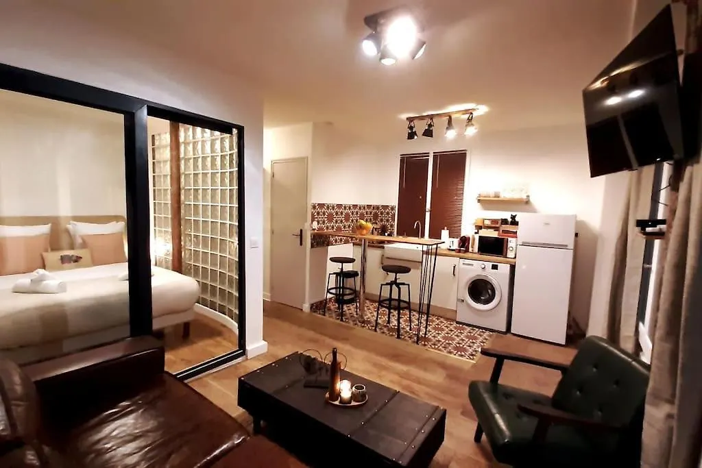 Midnight In Paris Montmartre Apartment