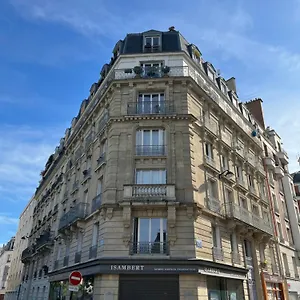 Apartment Beautiful With Balcony, Paris