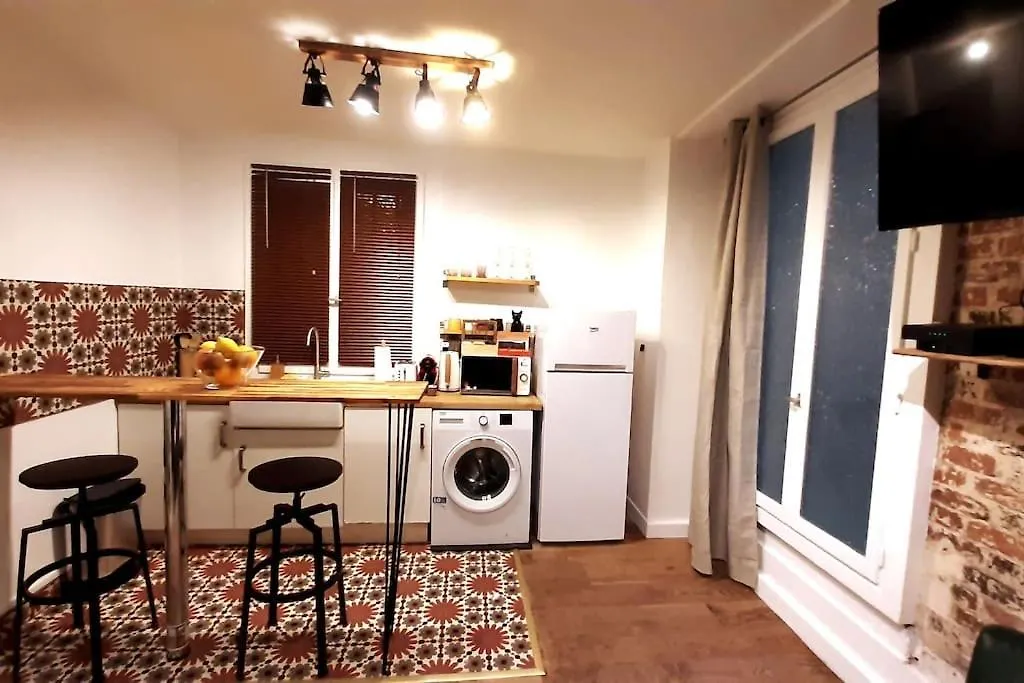 Midnight In Paris Montmartre Apartment