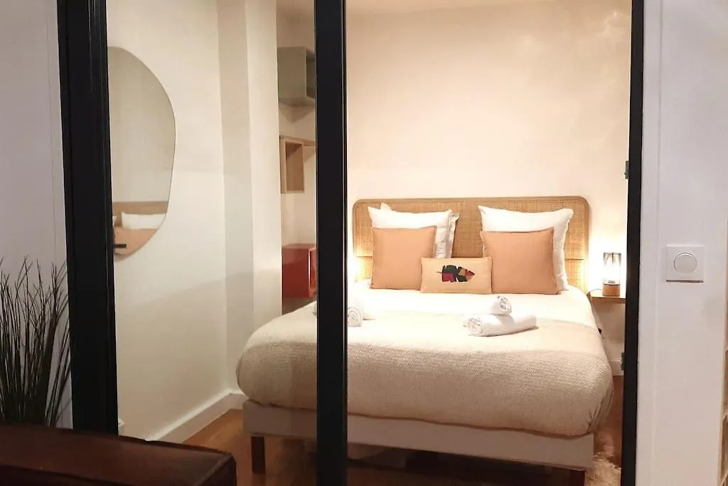 Midnight In Paris Montmartre Apartment